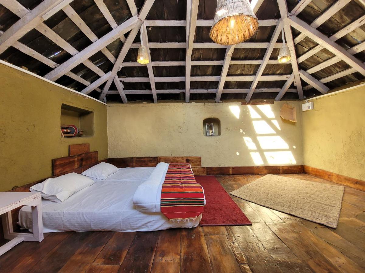 The Olive Hut Villa Bir  Luaran gambar