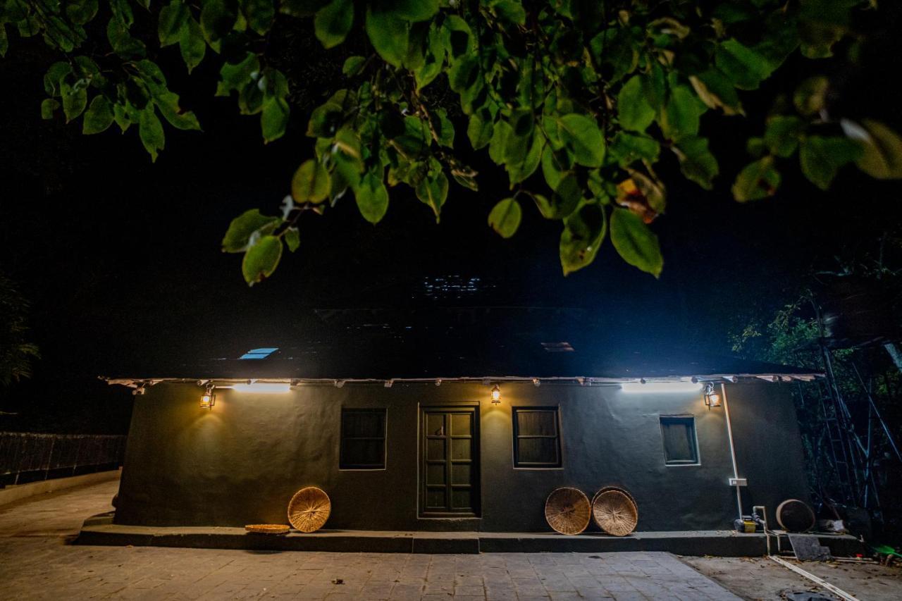 The Olive Hut Villa Bir  Luaran gambar