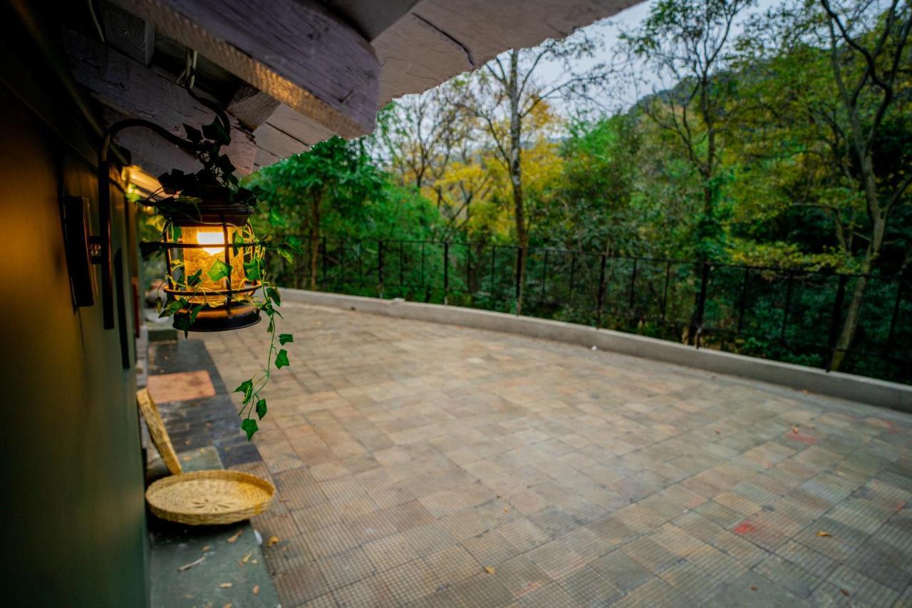The Olive Hut Villa Bir  Luaran gambar