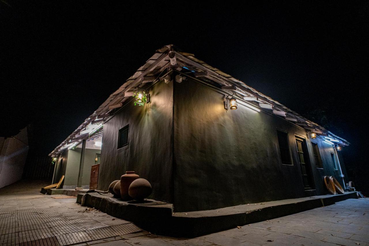 The Olive Hut Villa Bir  Luaran gambar