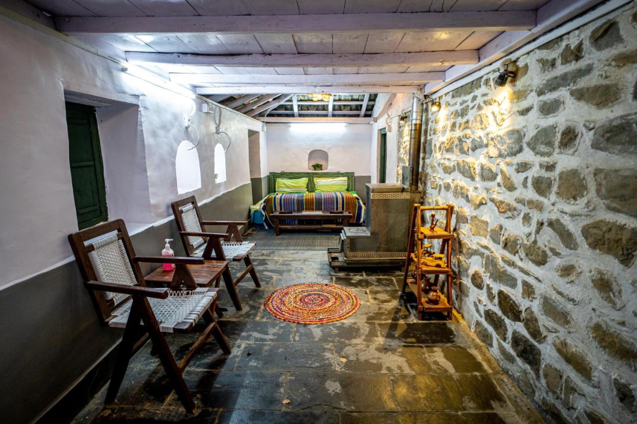 The Olive Hut Villa Bir  Luaran gambar