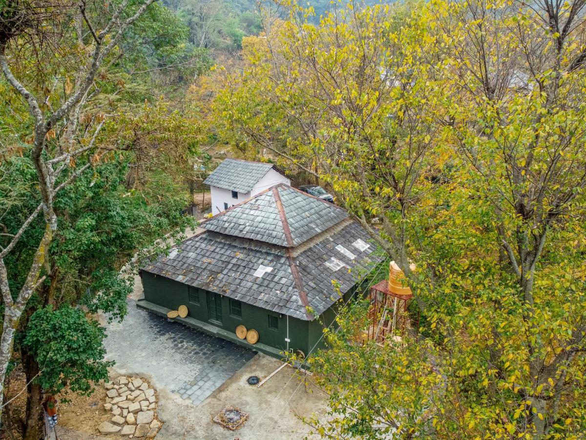 The Olive Hut Villa Bir  Luaran gambar