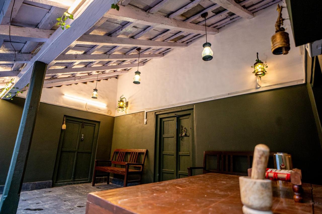 The Olive Hut Villa Bir  Luaran gambar