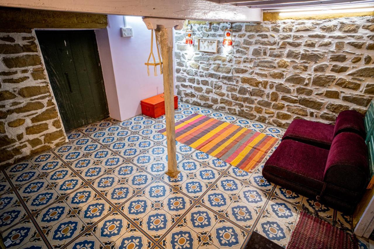 The Olive Hut Villa Bir  Luaran gambar