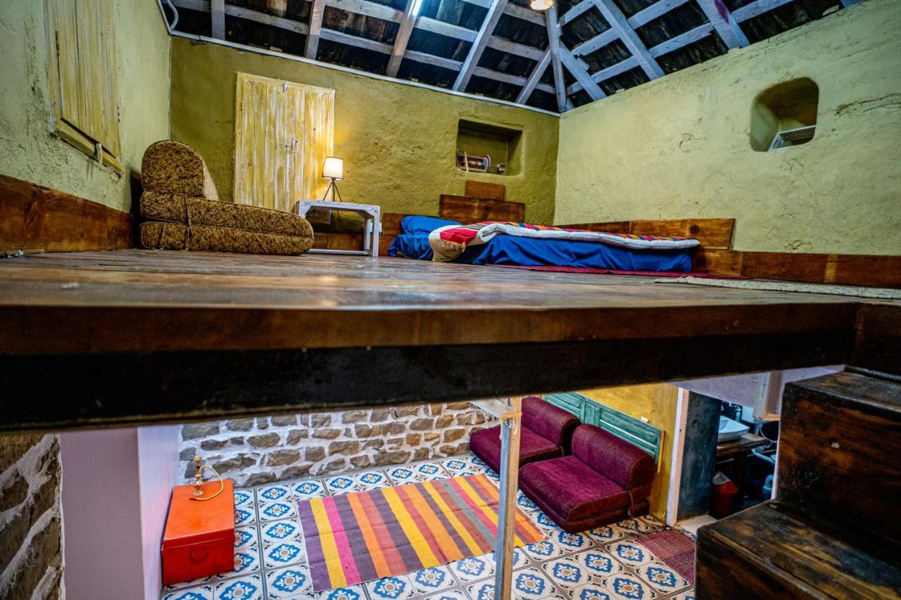 The Olive Hut Villa Bir  Luaran gambar
