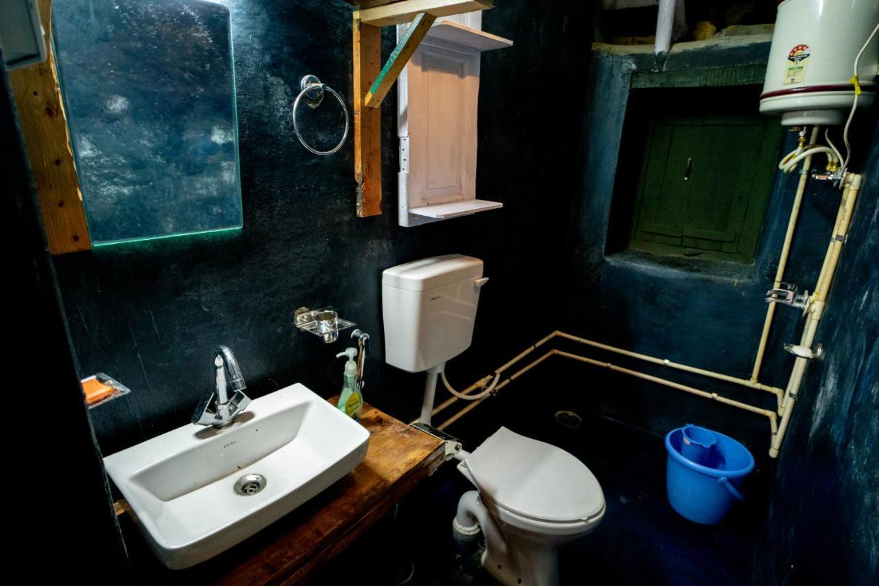 The Olive Hut Villa Bir  Luaran gambar