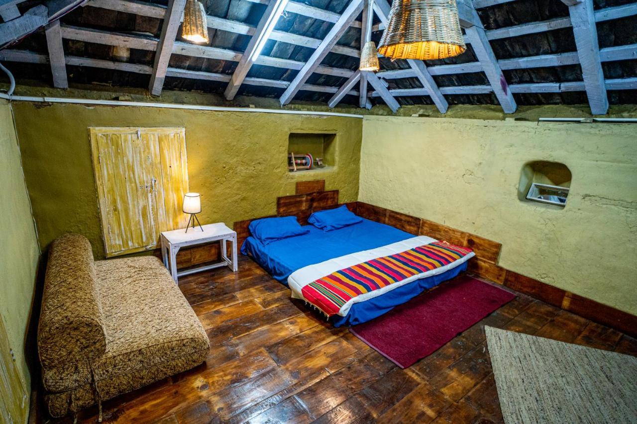 The Olive Hut Villa Bir  Luaran gambar