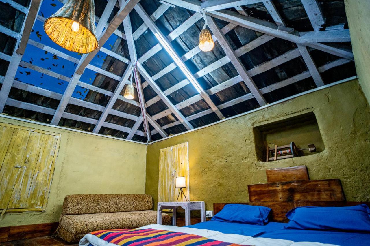 The Olive Hut Villa Bir  Luaran gambar